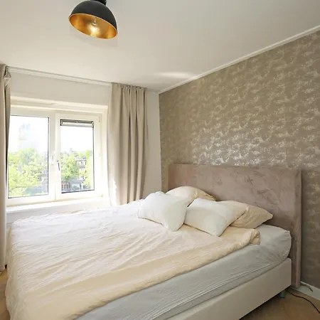 Bright Retreat Near Center & Rai * 암스테르담