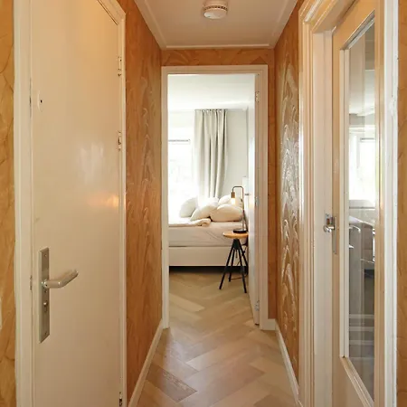 Bright Retreat Near Center & Rai Apartamento *