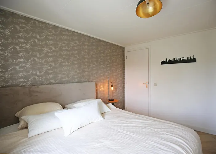 Bright Retreat Near Center & Rai *