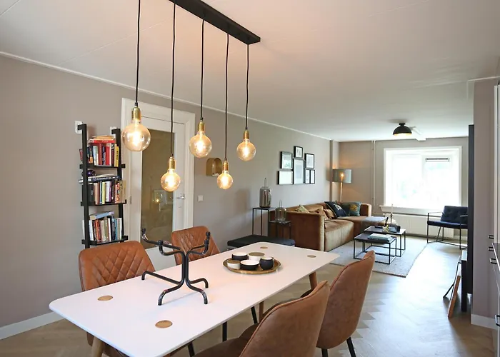 Bright Retreat Near Center & Rai